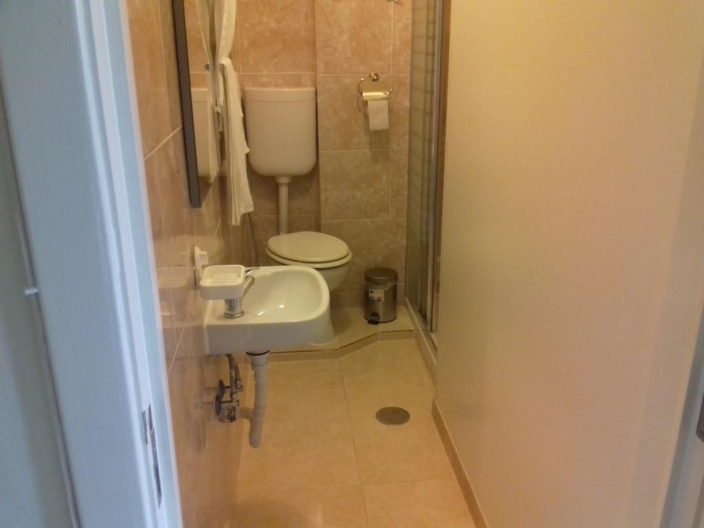 Voyage Guest House ลิสบอน ภายนอก รูปภาพ